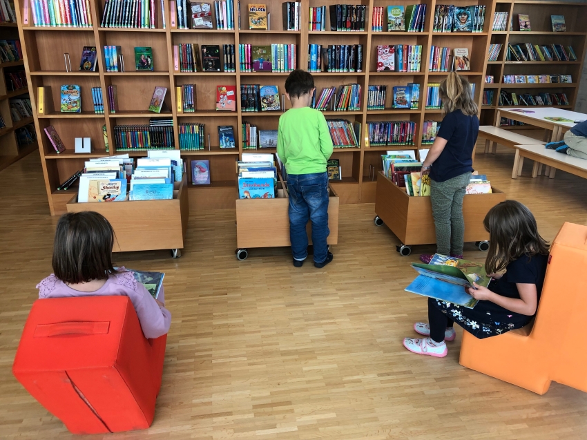 Schulbibliothek in Aktion